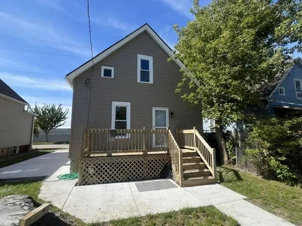 2043 Clark St, Mount Pleasant