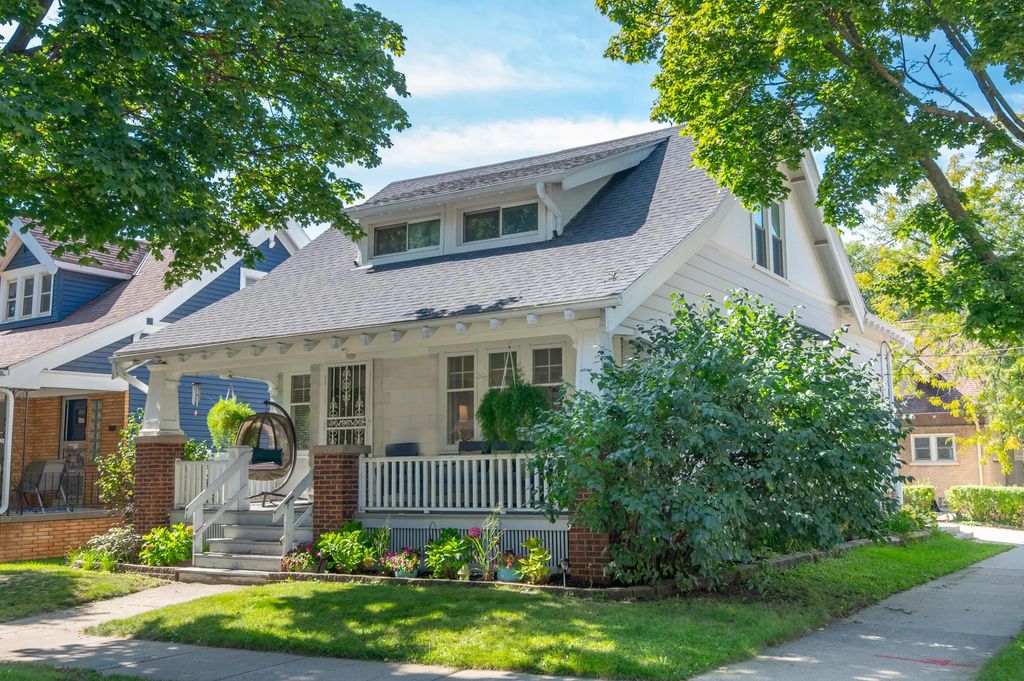 1557 N 50th Pl, Milwaukee