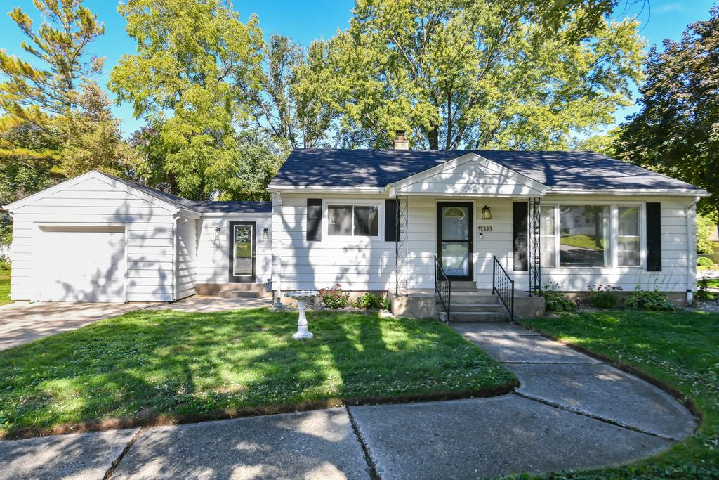 11310 W Wisconsin Ave, Wauwatosa