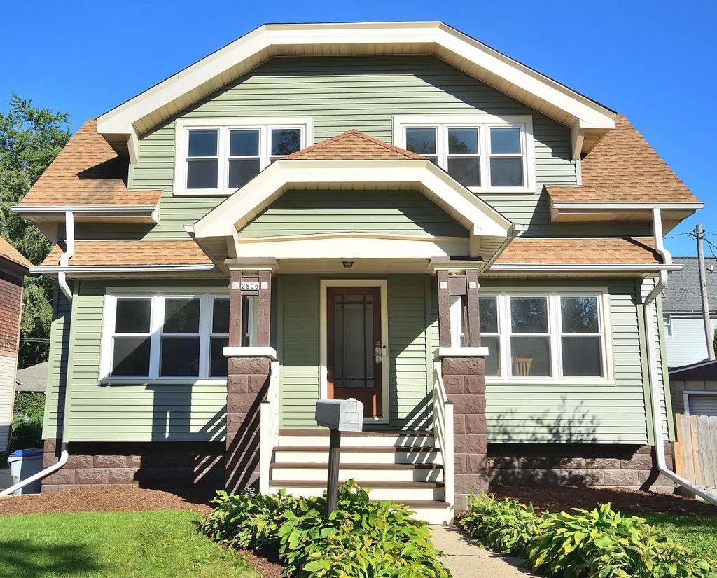 2806 S Austin St, Milwaukee