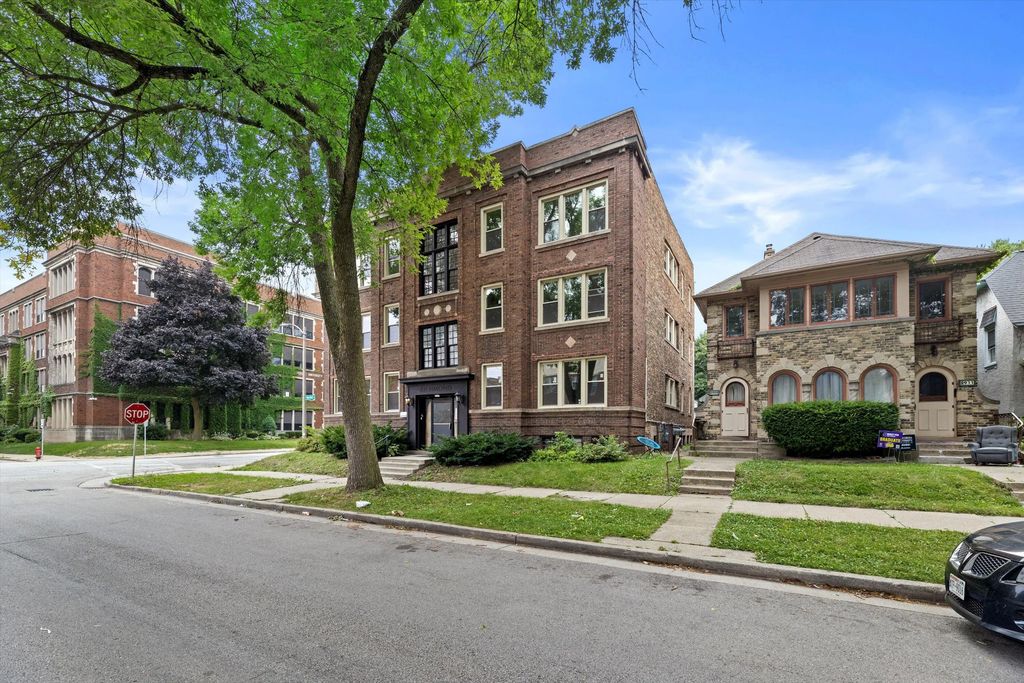 2905 N Bartlett Ave, Milwaukee