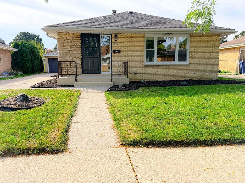 3205 S 70th St, Milwaukee