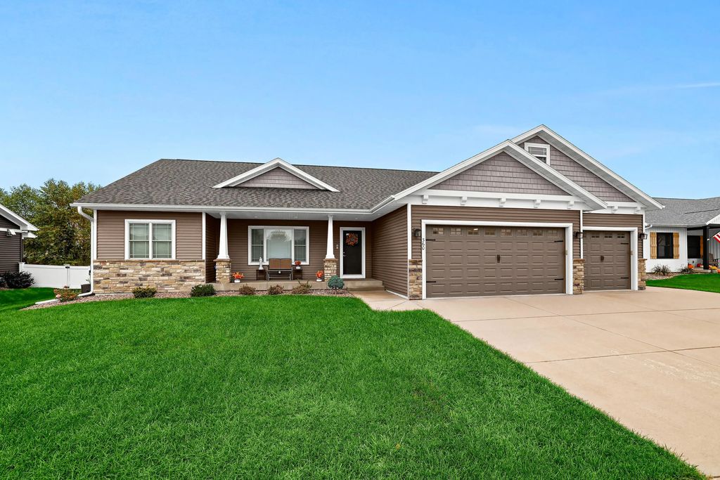 360 Lakewood Dr, West Salem