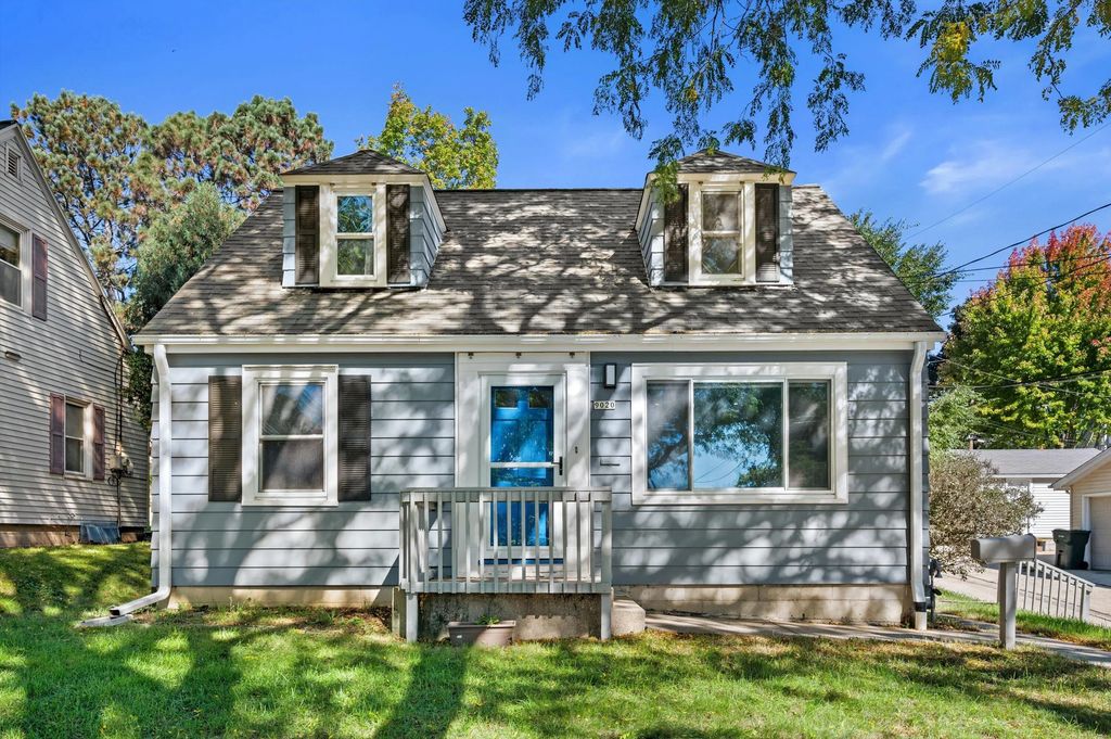 9020 W Vincent Pl, West Allis