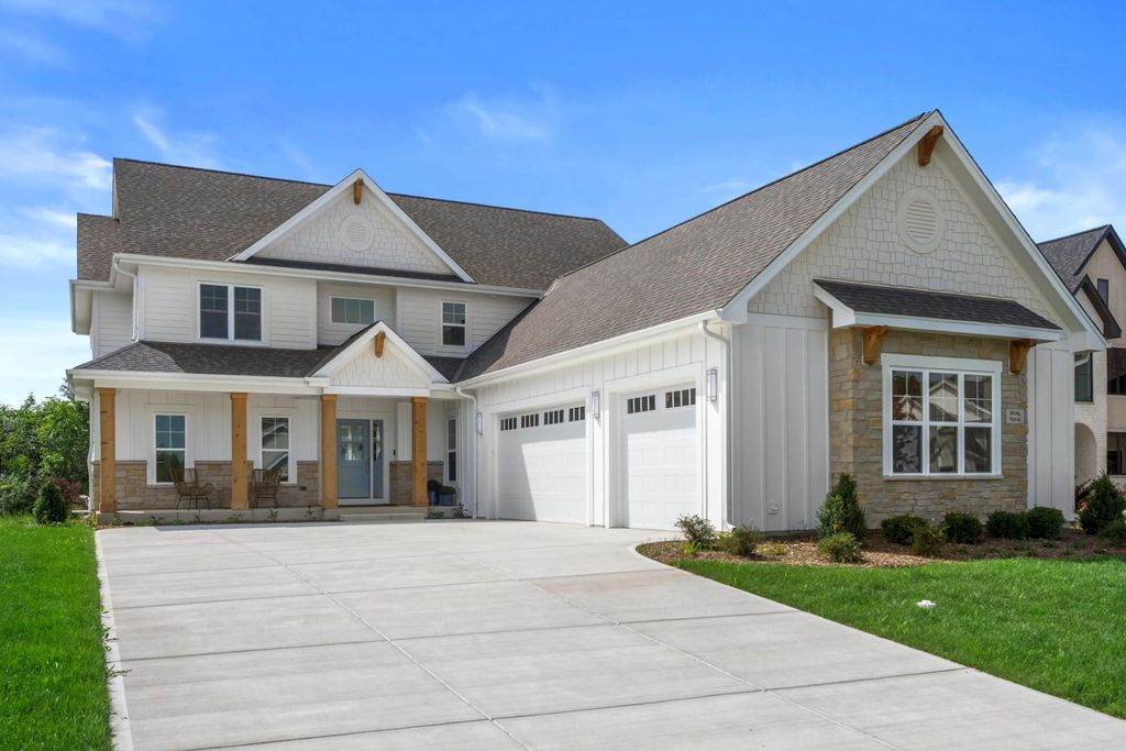 W184n5129 Sunrise Ln, Menomonee Falls