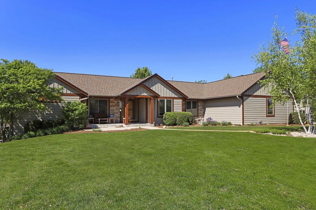 6724 Horseshoe Trl, Burlington