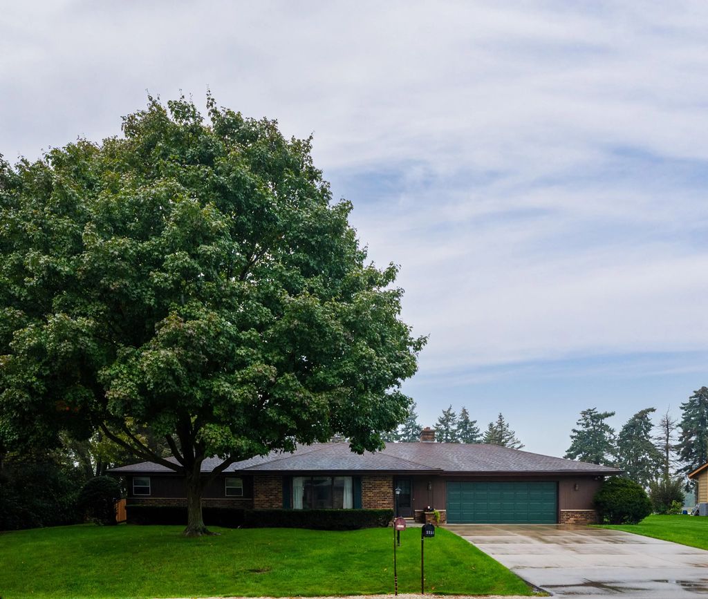 7716 105th Ave, Pleasant Prairie