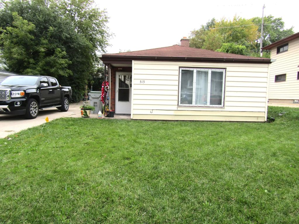 515 S 93rd St, Milwaukee
