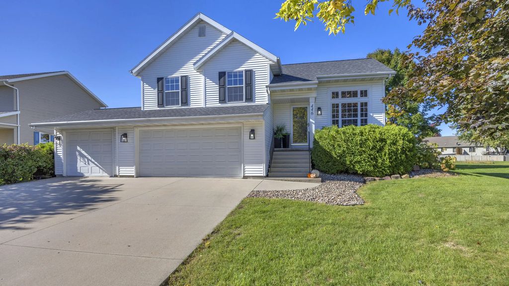 446 Rockrose Dr, Fond Du Lac