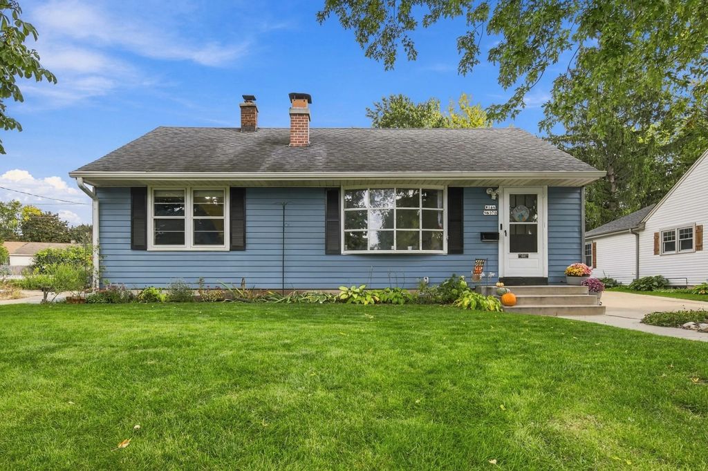 W166n8570 Theodore Ave, Menomonee Falls