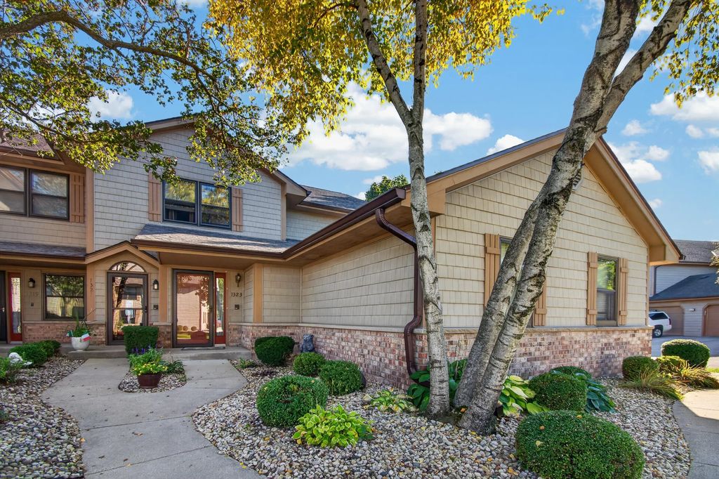 1323 33 Ct, Kenosha