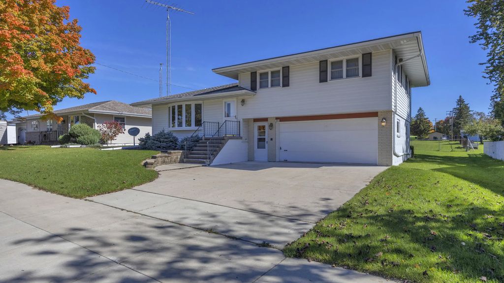 205 Fond Du Lac Ave, Eden