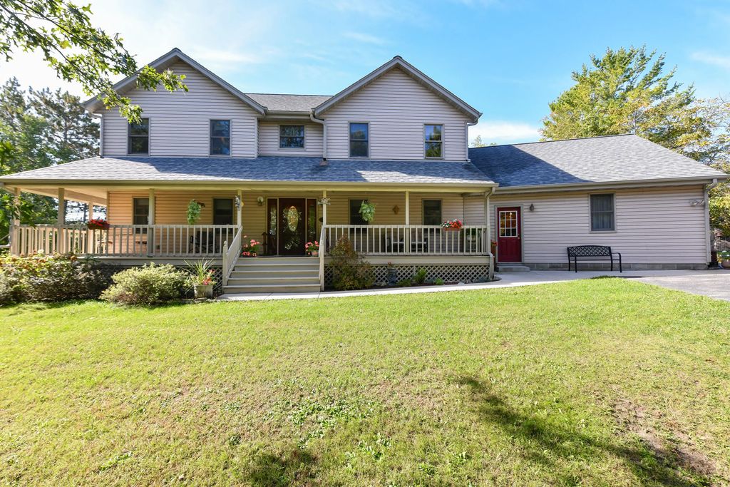 S86w30445 Stonegate Dr, Mukwonago