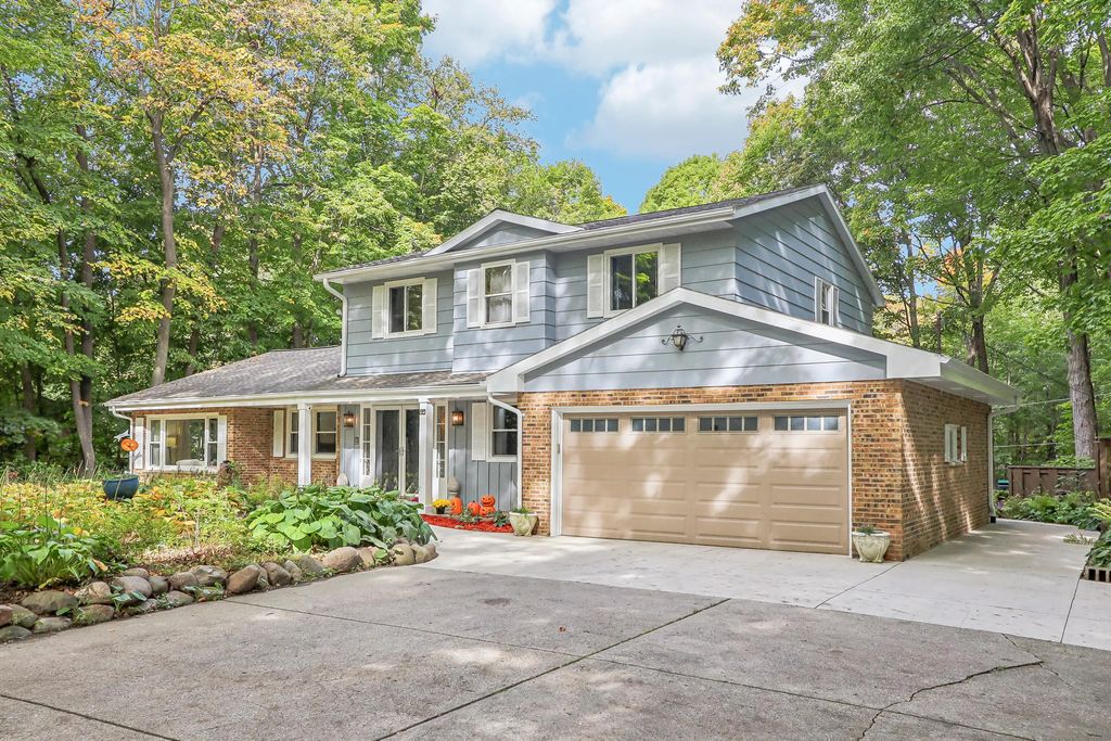 8480 W Edgerton Ave, Greendale