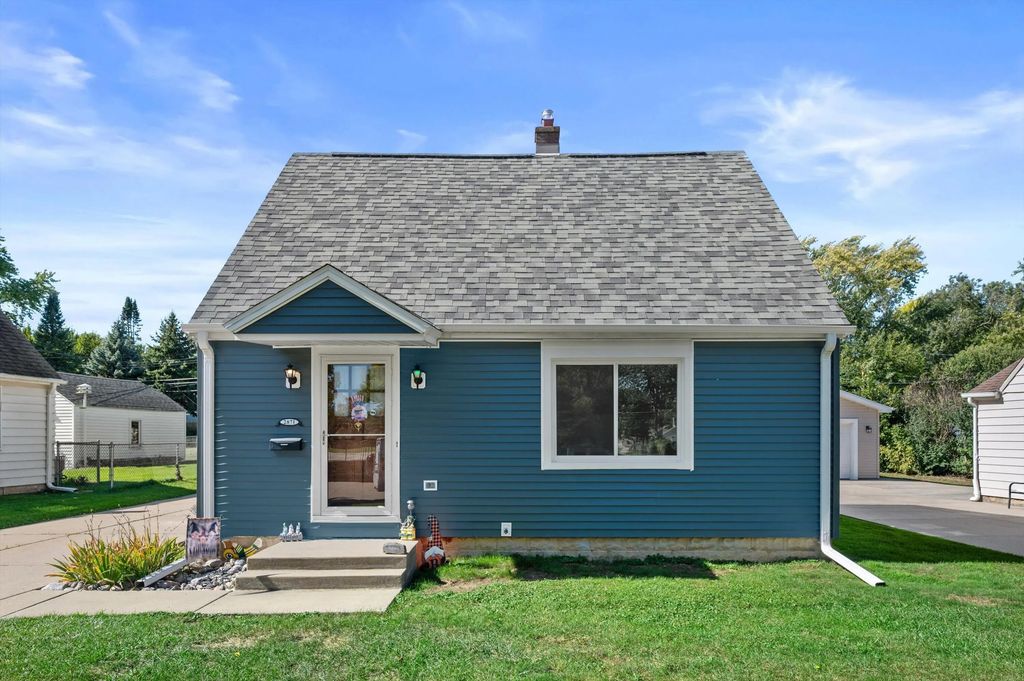 2871 S 85th St, West Allis