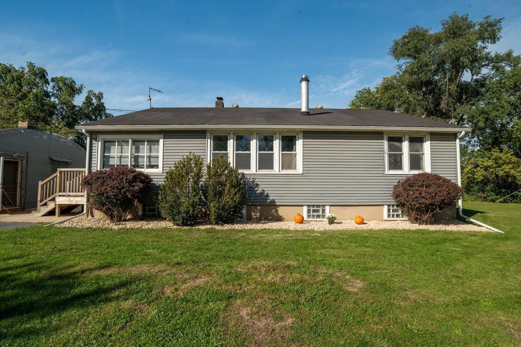 400 W Market St, Burlington