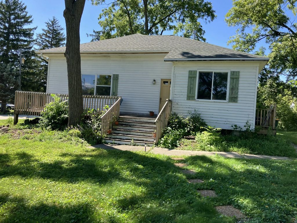 10400 W Parnell Ave, Hales Corners