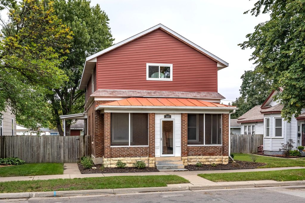 1317 Farnam St, La Crosse