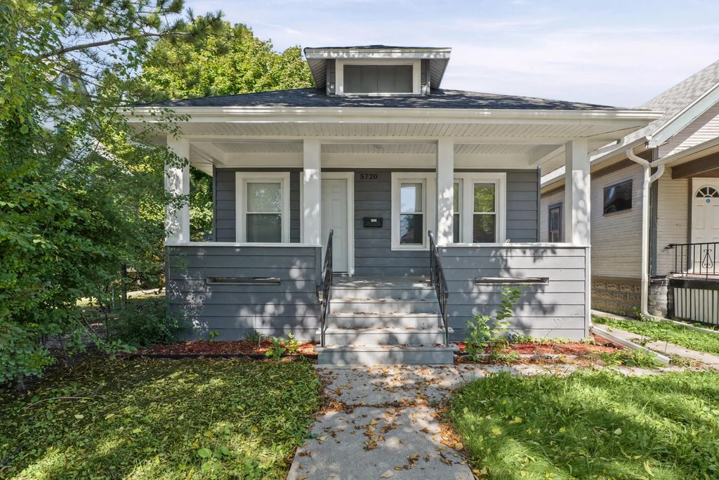 5720 W Rogers St, West Allis