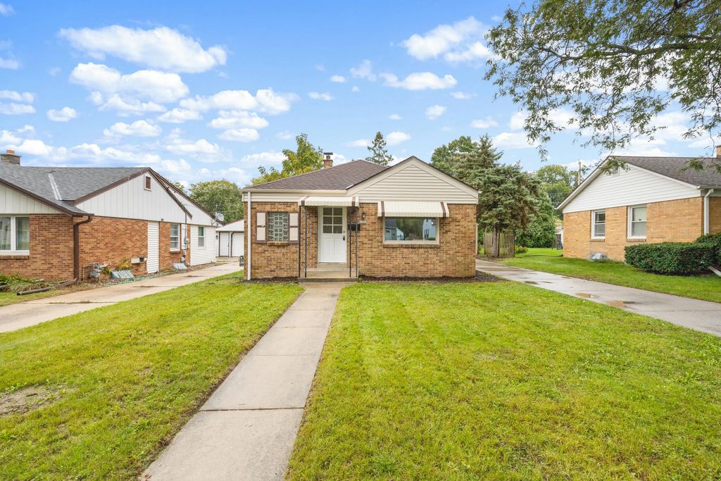 2736 S 52nd Pl, Milwaukee