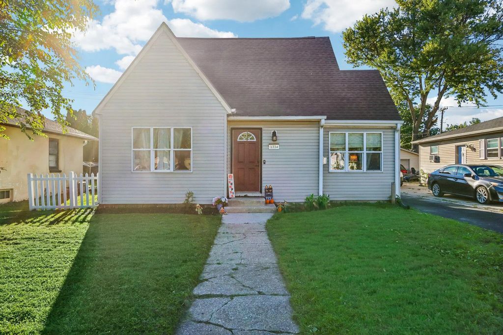 1334 Center Ave, Janesville