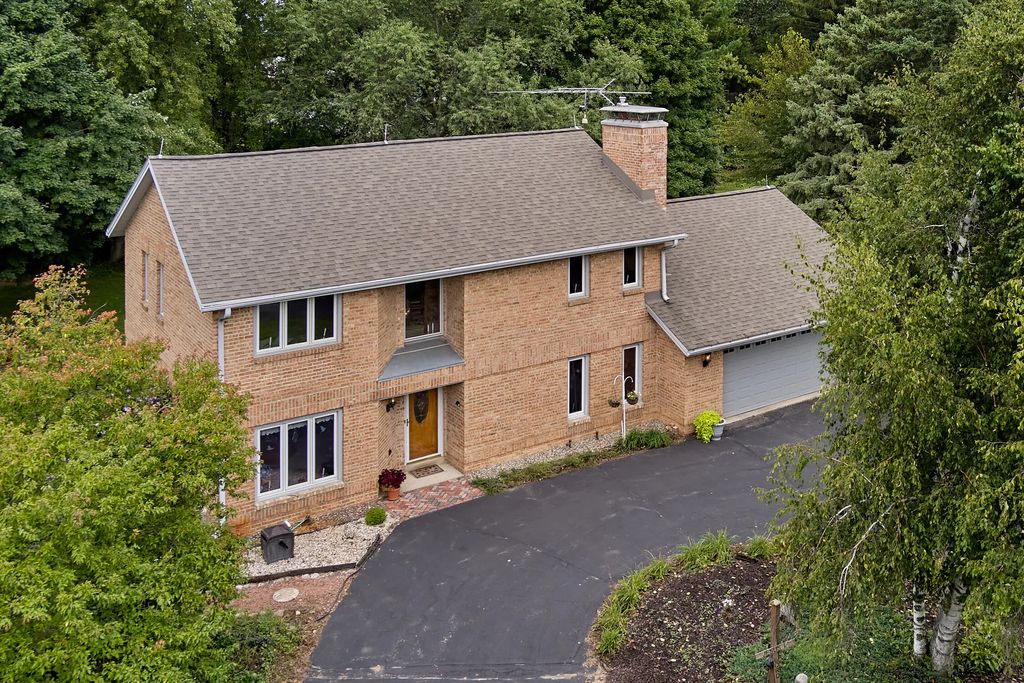 W2628 Copperhead Ln, Lafayette
