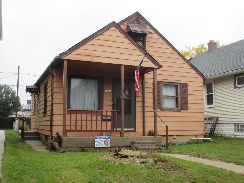 5506 W Rogers St, Milwaukee