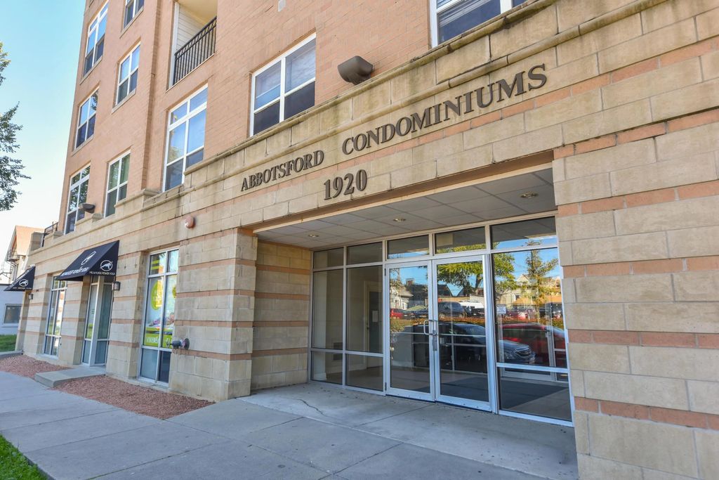 1920 N Farwell Ave 410, Milwaukee