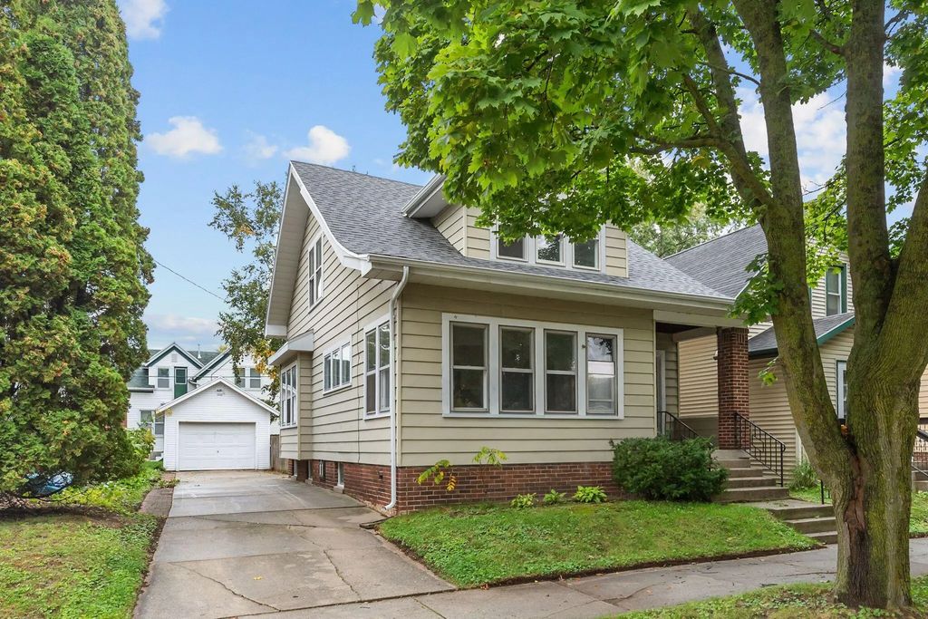 930 Logan Ave, Sheboygan