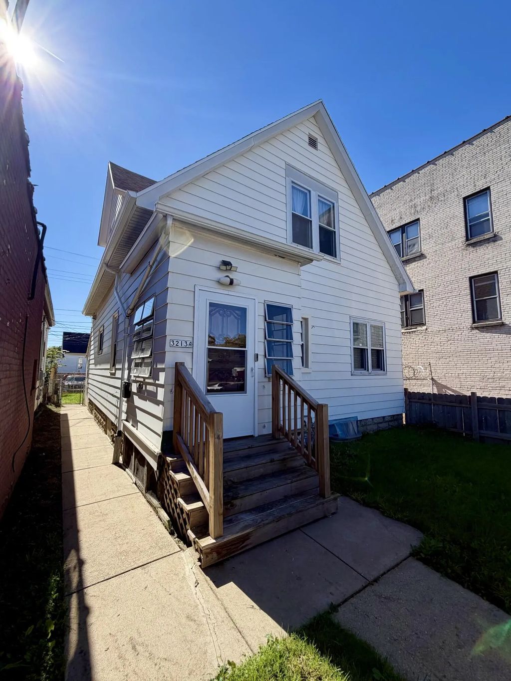 3213 W Lincoln Ave, Milwaukee