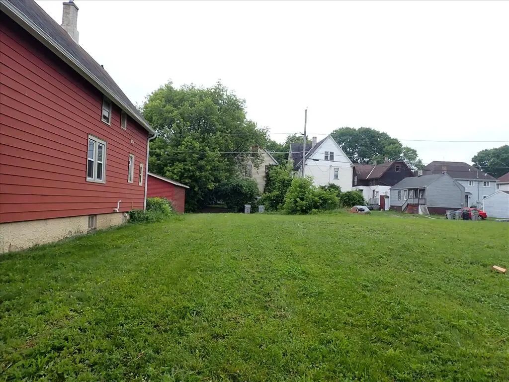 2439 N 8th St, Milwaukee