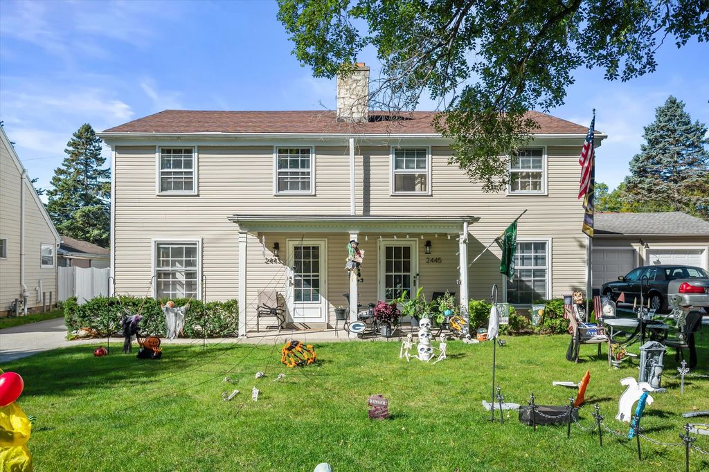 2443 N 114th St 2445, Wauwatosa