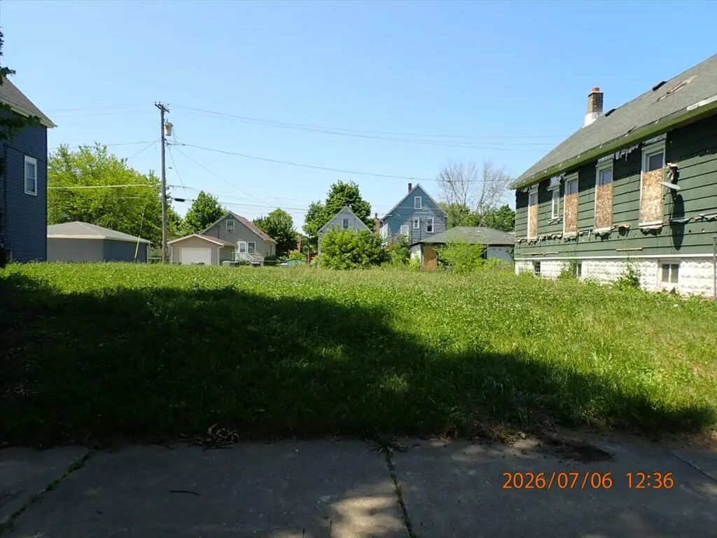2969 N 18th St, Milwaukee