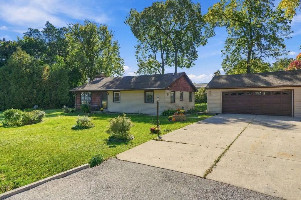 S70w19161 Wentland Dr, Muskego