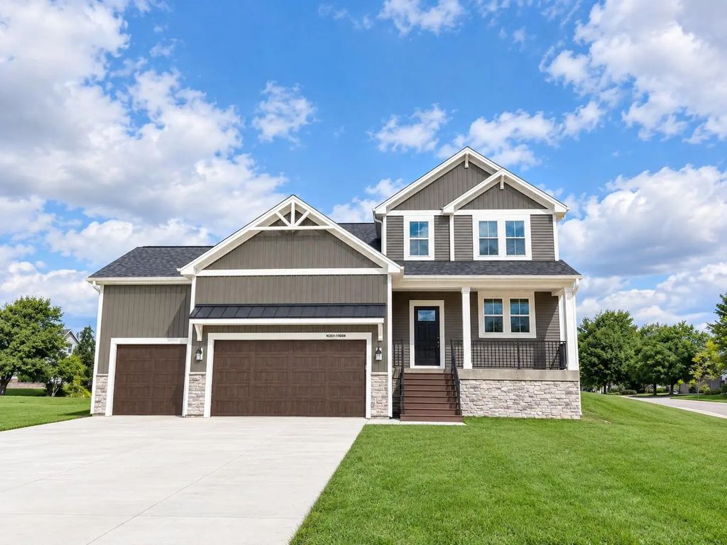 N101w16938 Tanglewood Dr, Germantown