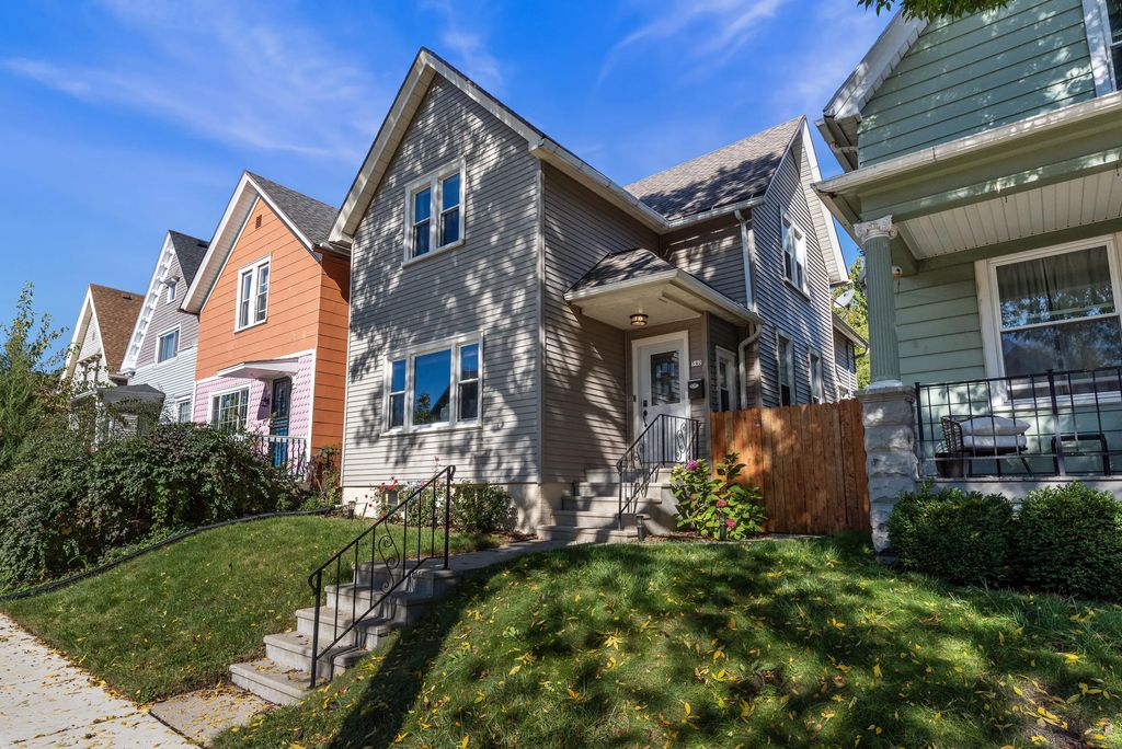542 E Potter Ave, Milwaukee