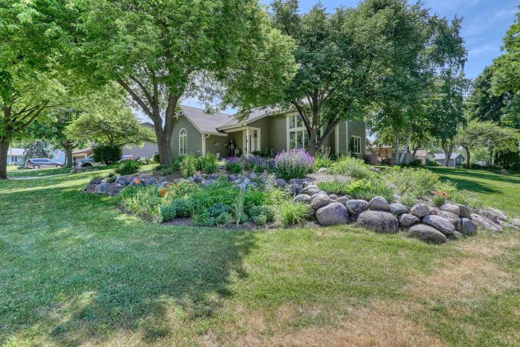 10929 W Hope Ave, Wauwatosa
