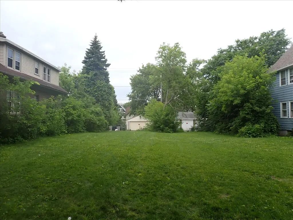 3257 N 26th St, Milwaukee