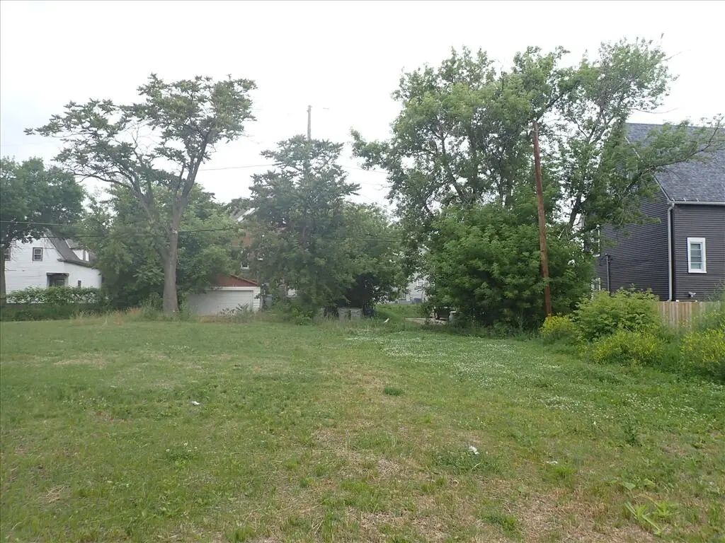 2027 N 35th St, Milwaukee