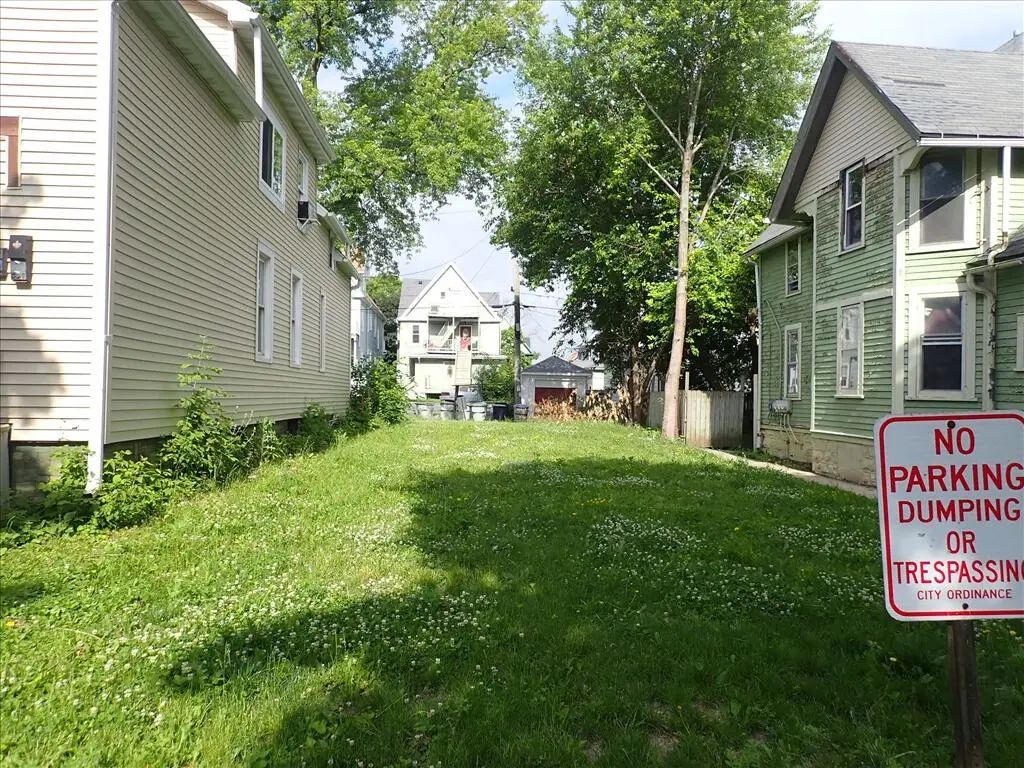 231 N 37th St, Milwaukee