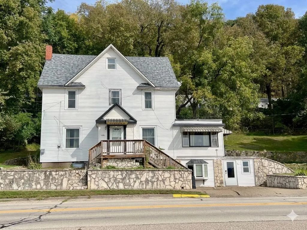 148 1/2 Main St, Ferryville