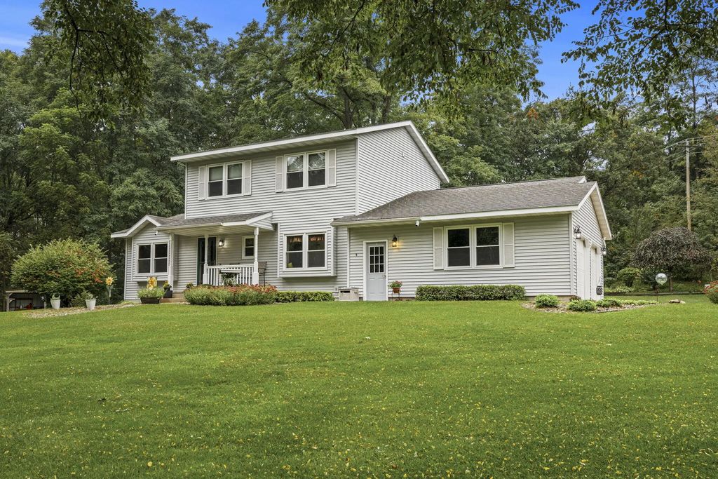 23613 Emerald Ave, La Grange