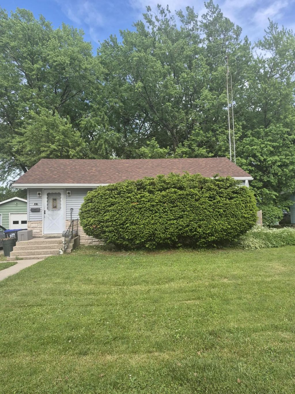 517 N Wisconsin St, Elkhorn