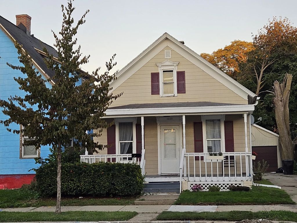 1605 Phillips Ave, Racine