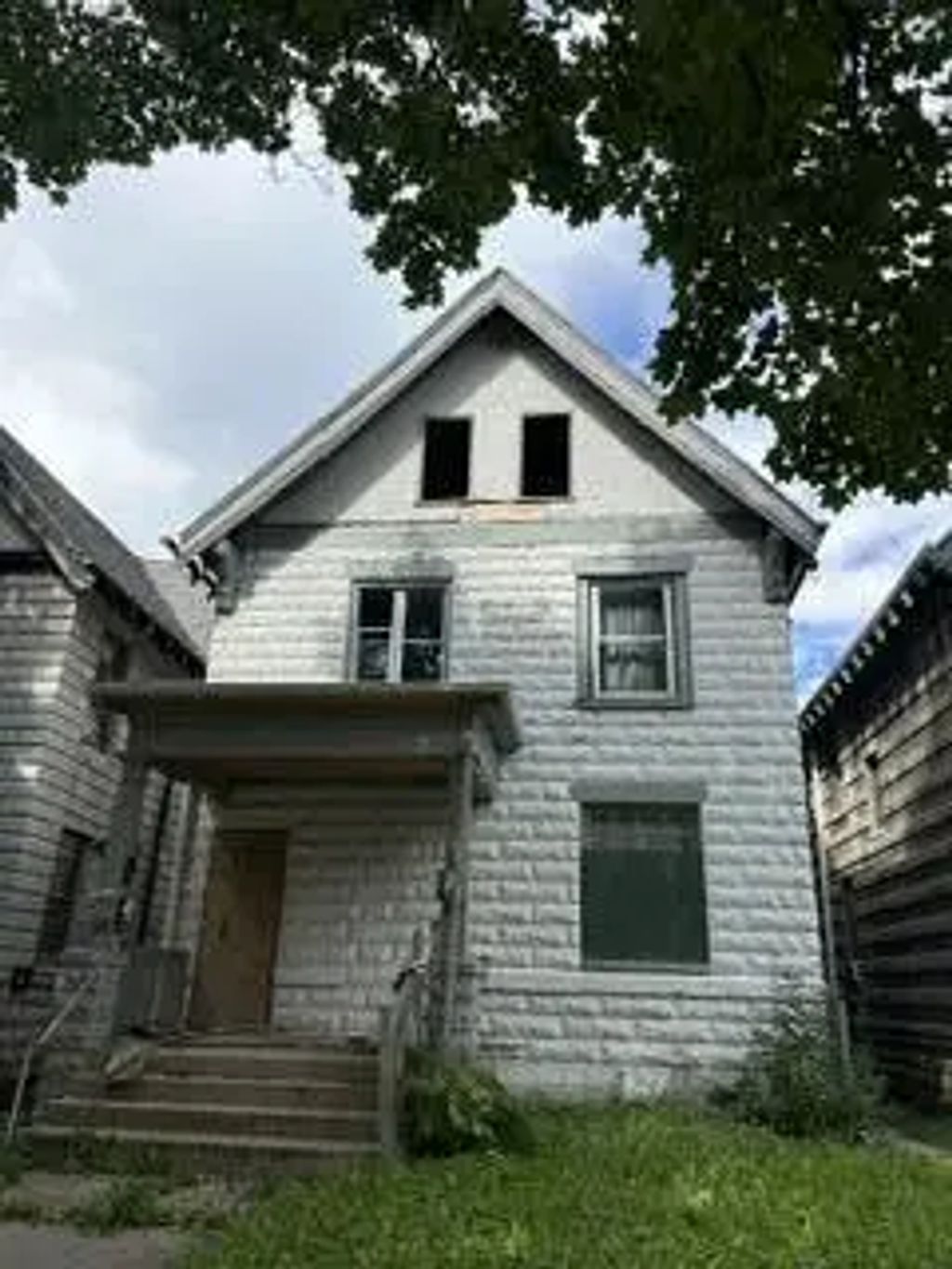 3322 W Juneau Ave, Milwaukee