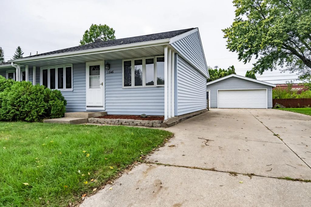 2846 S 29th Ct, La Crosse