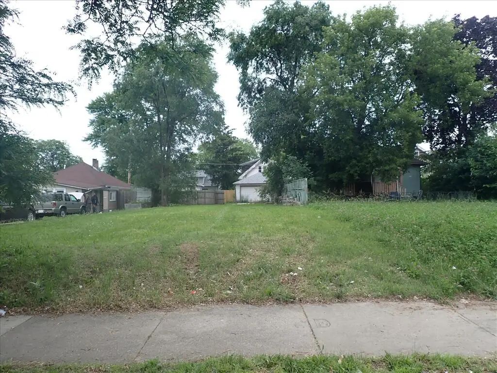3344 N 42nd St, Milwaukee