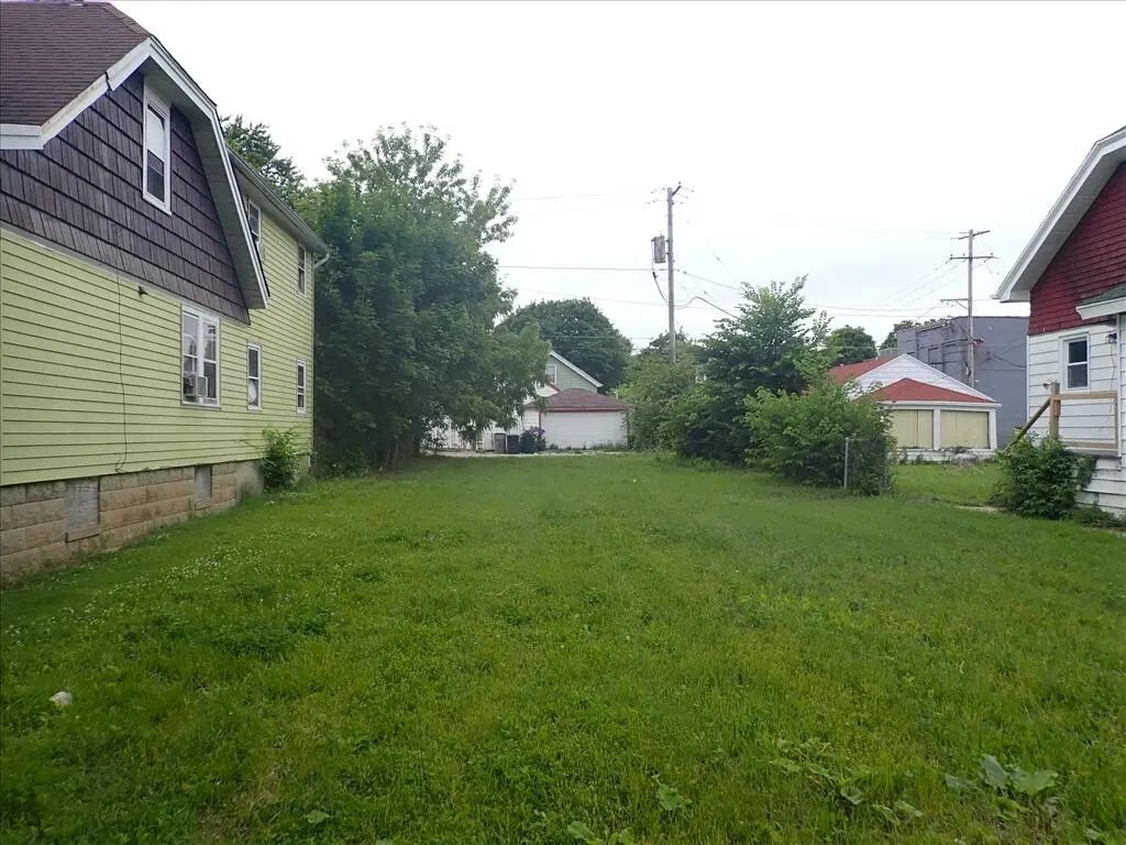 3053 N 46th St, Milwaukee