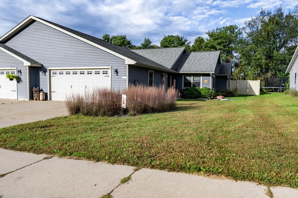 11405 Emmons St, Trempealeau