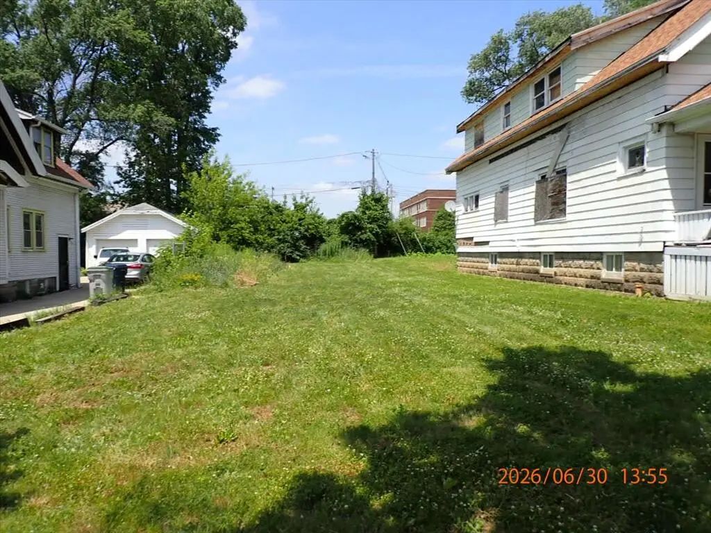 2400 W Finn Pl, Milwaukee